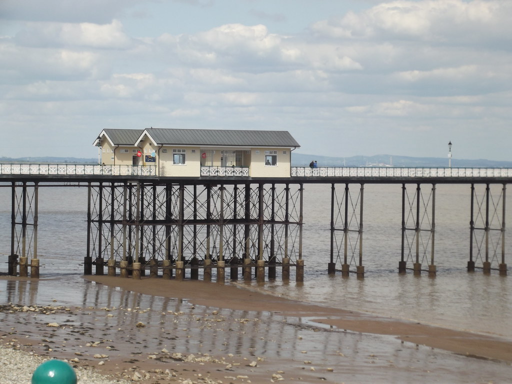 1 Image of Penarth in Vale of Glamorgan